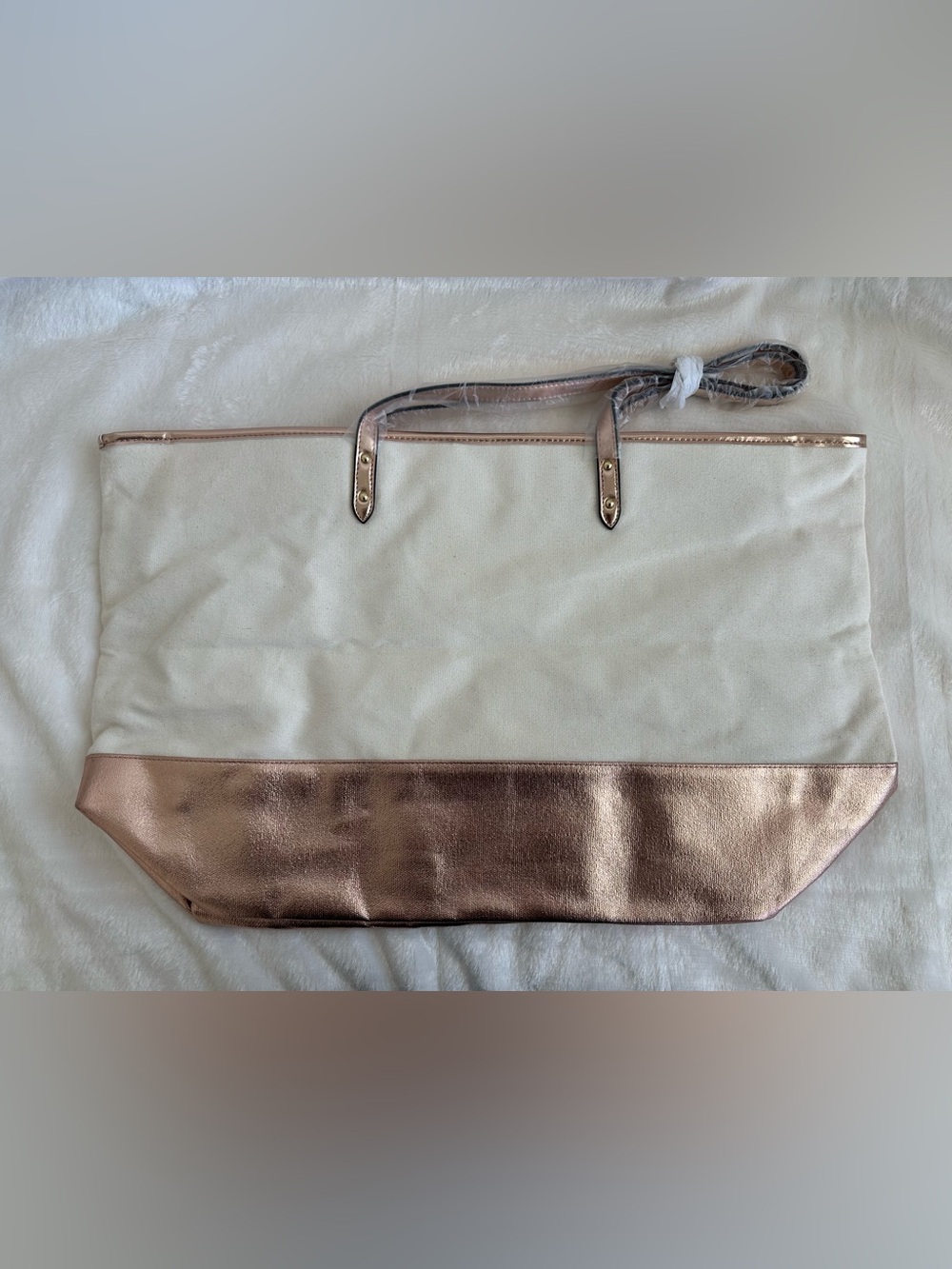 NWT Victoria's Secret Rose Gold Glam Canvas Large Zip Tote Weekender Bag - Picture 3 of 9